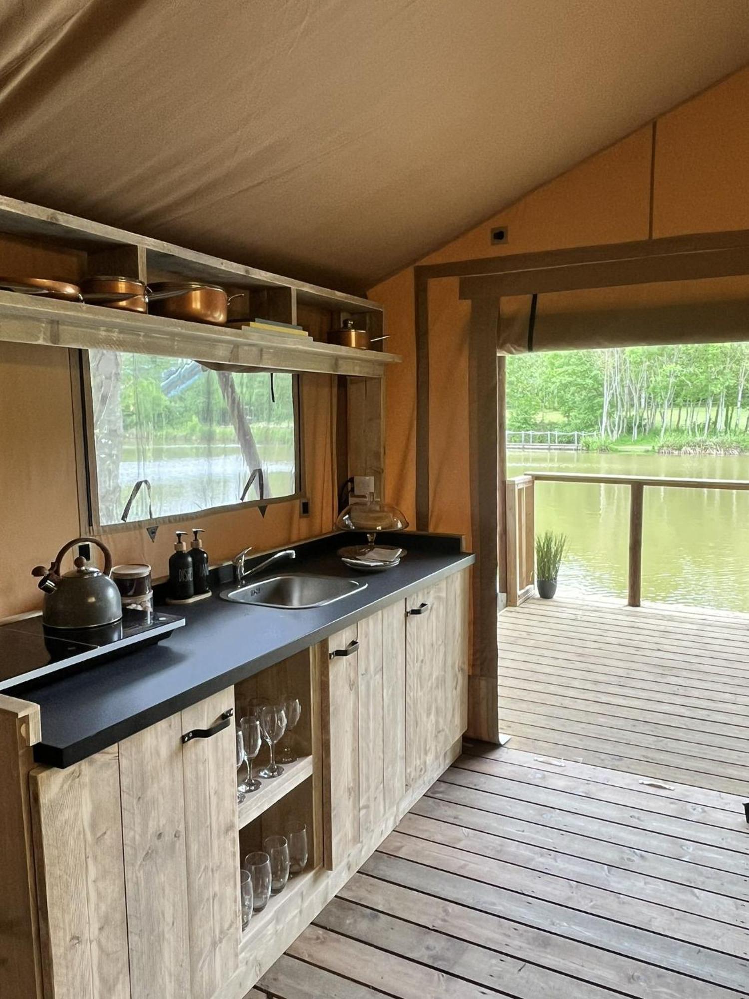 Teal Safari Tent Droitwich Luaran gambar